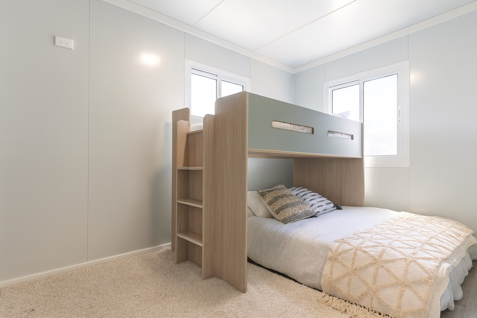 75525356-AA86-4808-AFEB-304C973EE82D 75525356-AA86-4808-AFEB-304C973EE82D